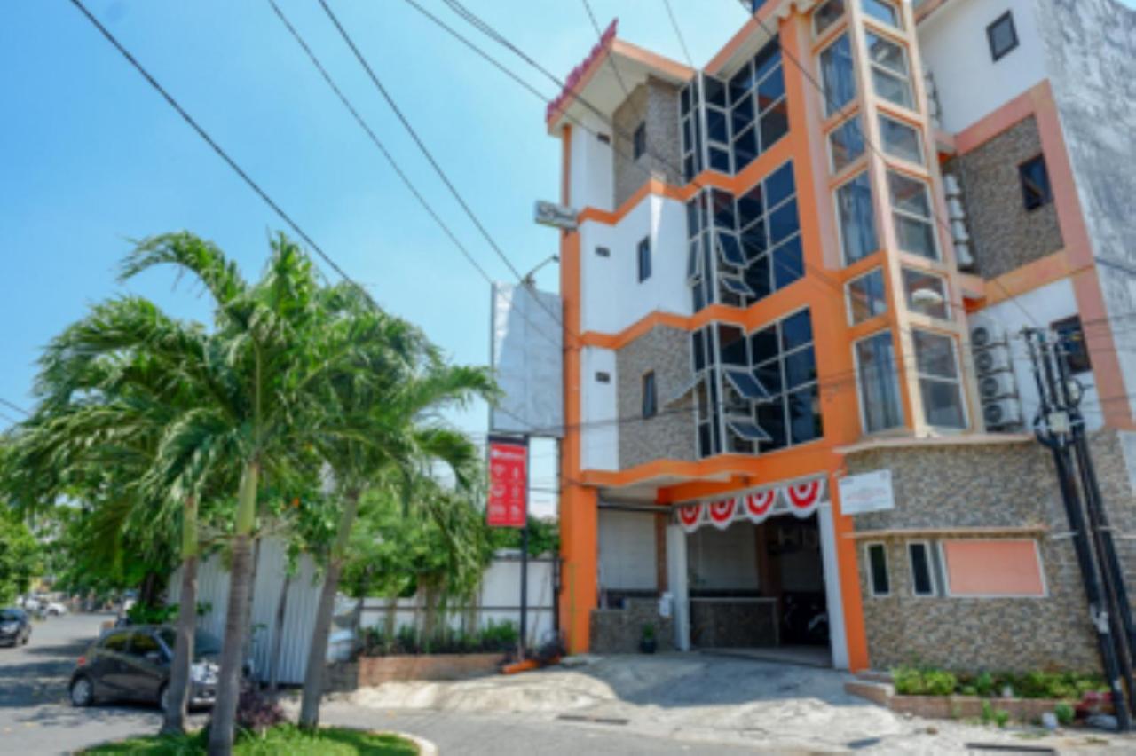 Oyo 1251 Residence 8 Semarang Exterior photo